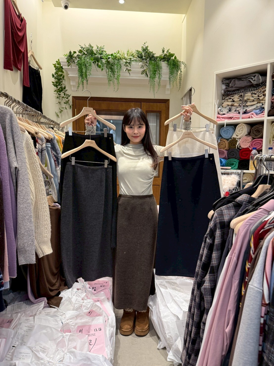 OM5327 愛心扣後開衩高腰半身裙