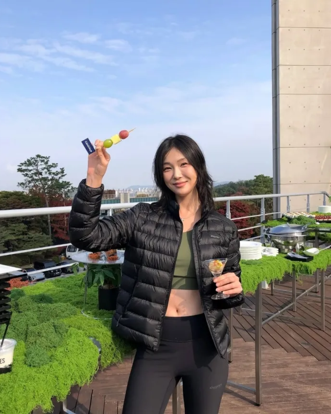 【預購】Discovery 女款 立領輕薄鵝絨 羽絨外套 DWDJ76056 冬季折扣款