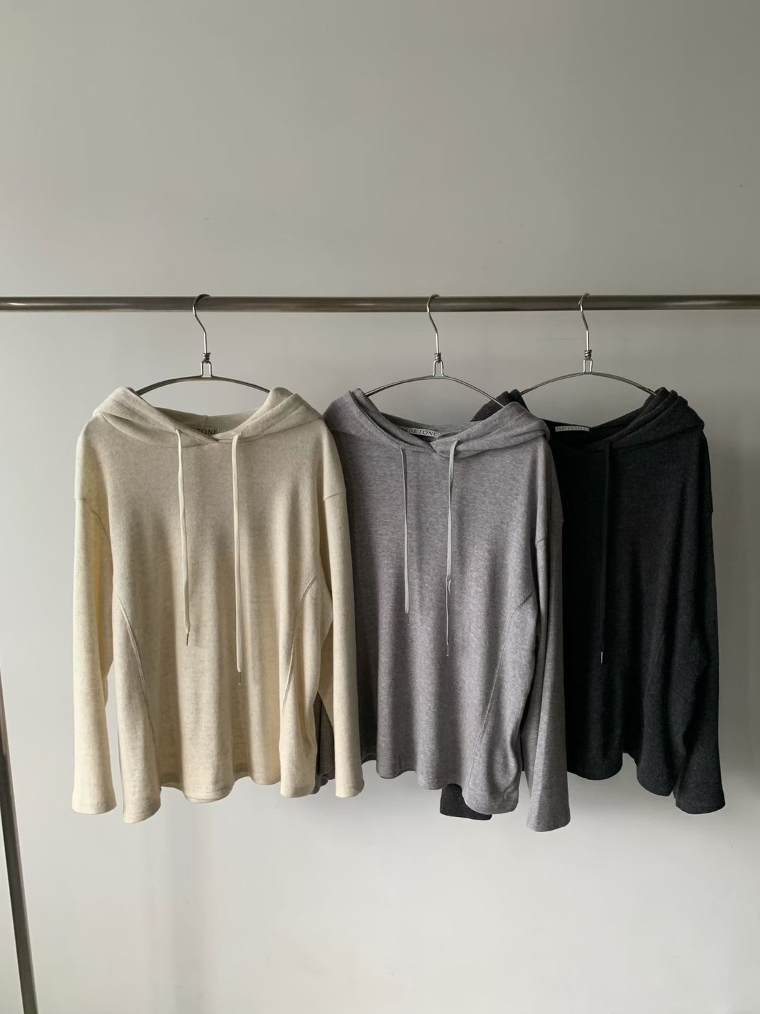 #AD137抽繩連帽休閒上衣(墨/杏/灰)