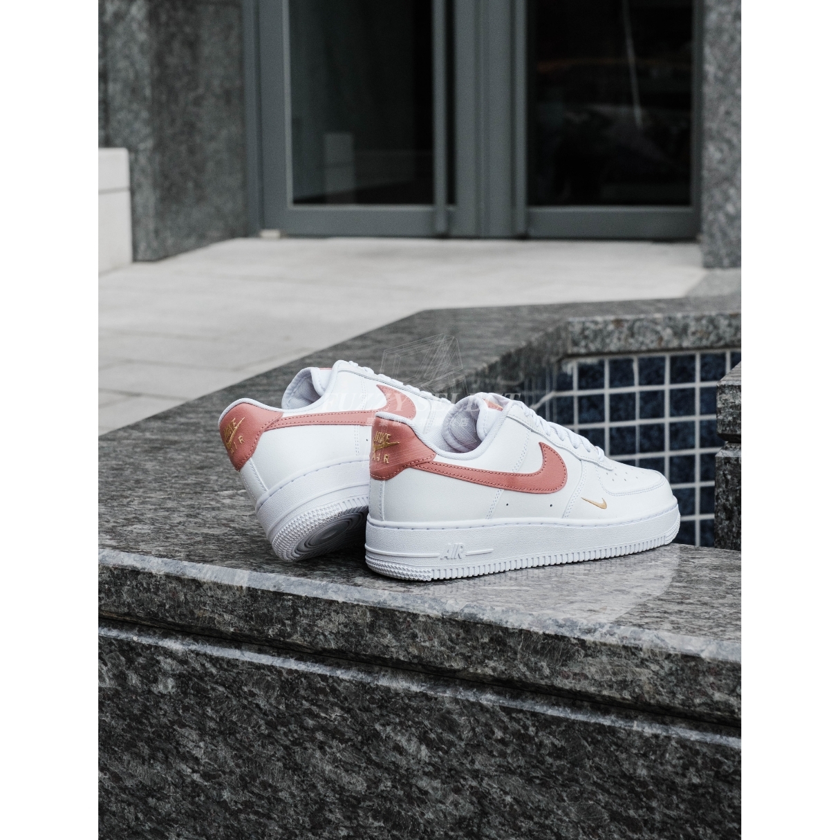 【逢甲 FUZZY】W Nike Air Force 1 "Rust Pink" 金小勾 白粉 玫瑰粉 CZ0270-103