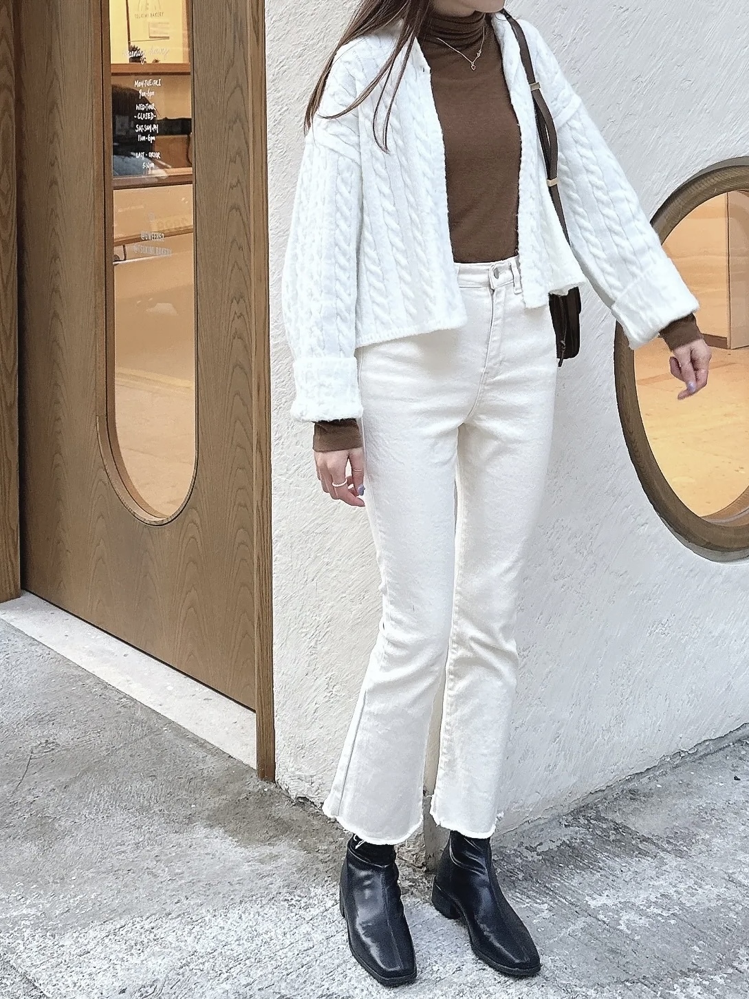 #228N730 自帶美圖小喇叭瘦腿褲 (3色)