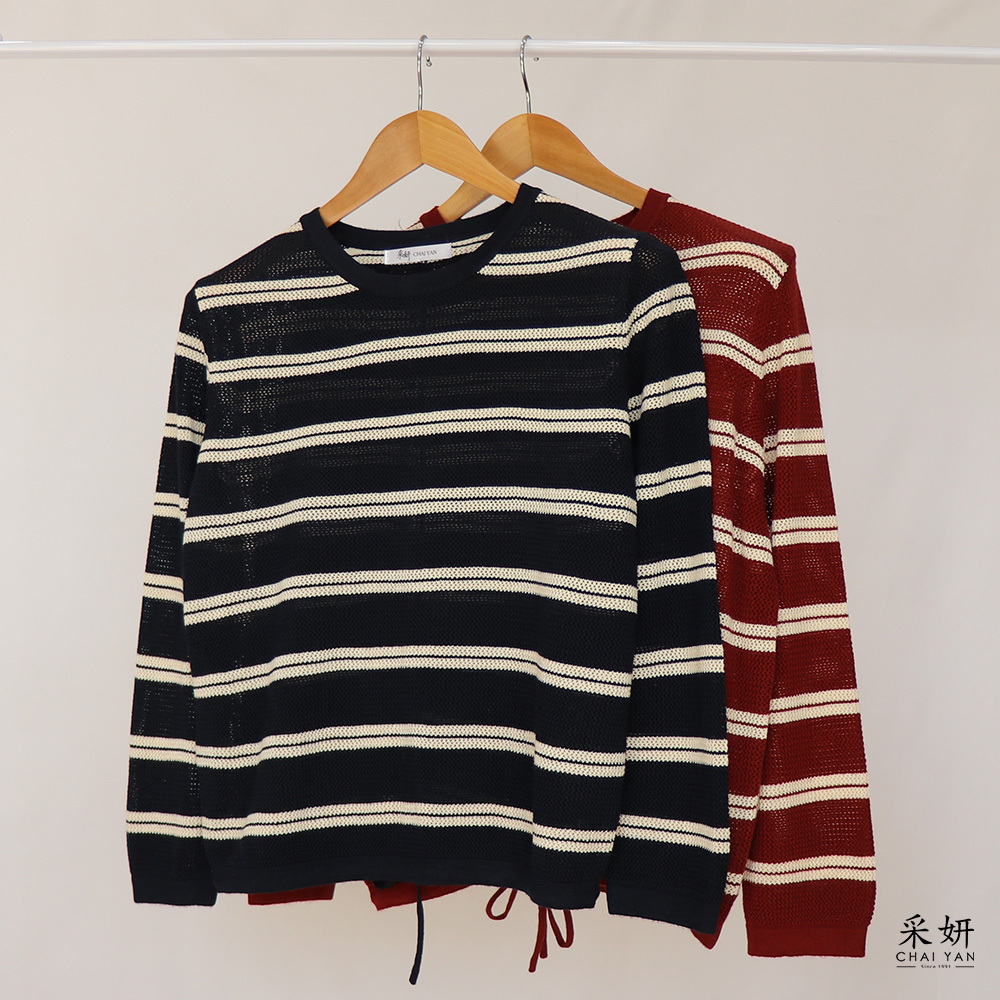 簍空橫條背假排釦針織長袖上衣