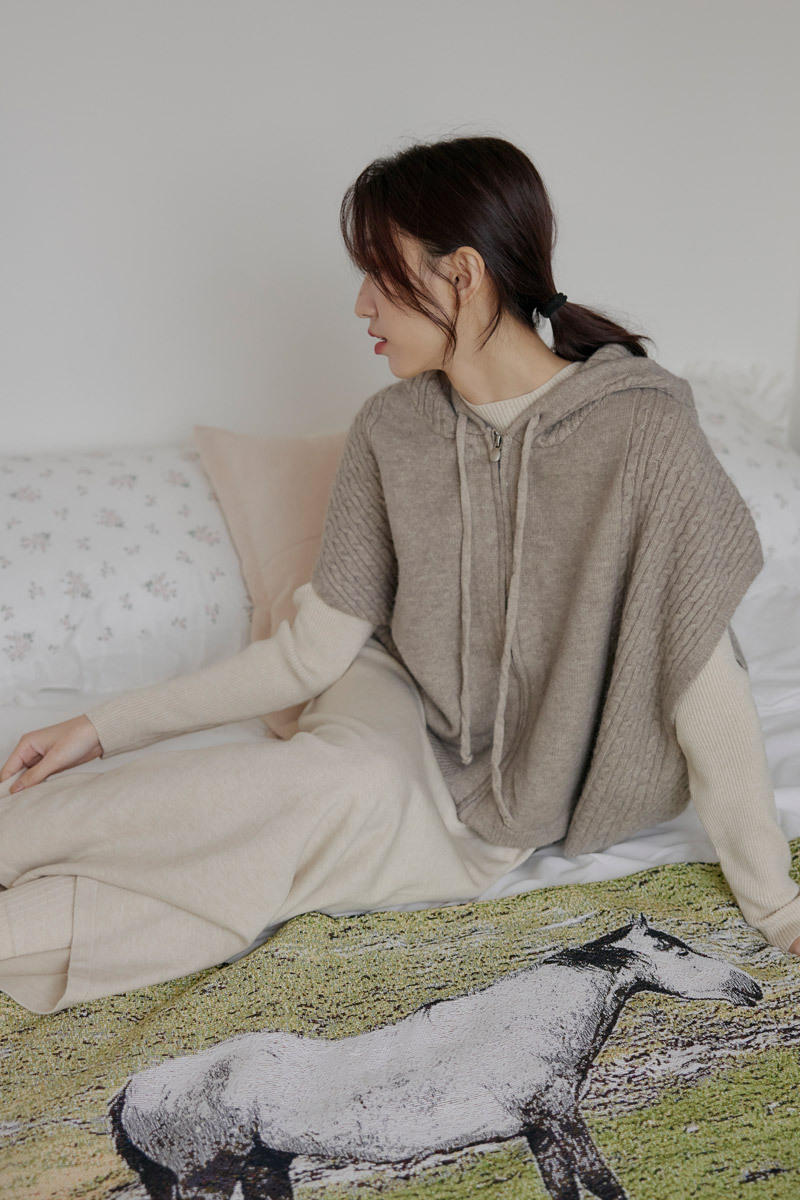 熱銷款-輕暖連帽針織背心