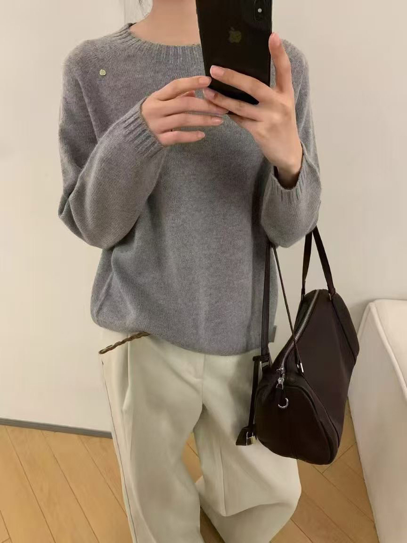 多巴胺暖色系・柔軟圓領針織上衣