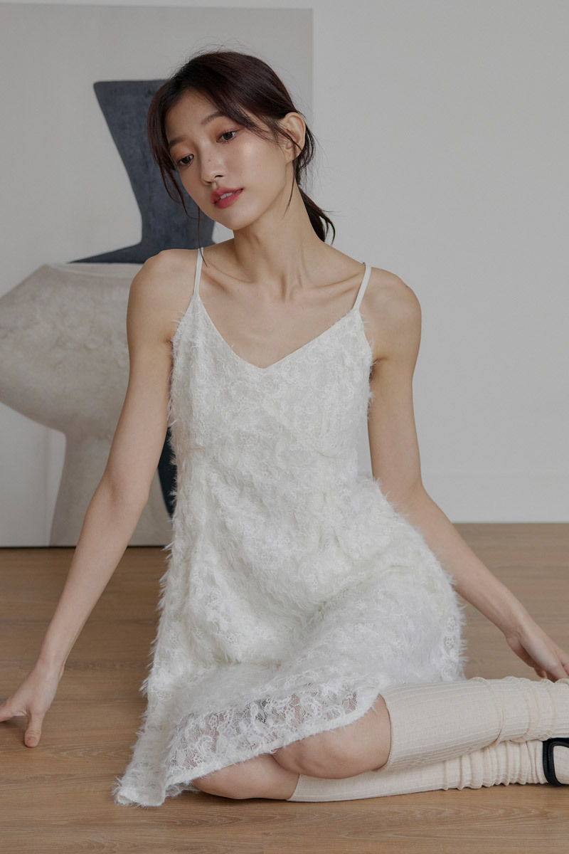 壓花毛絨細肩短洋裝