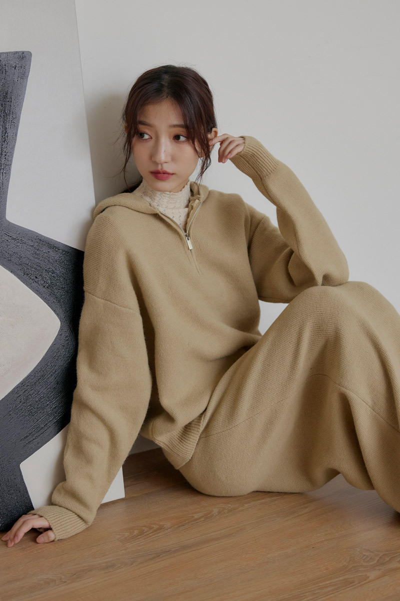 連帽兩件式毛衣裙套裝