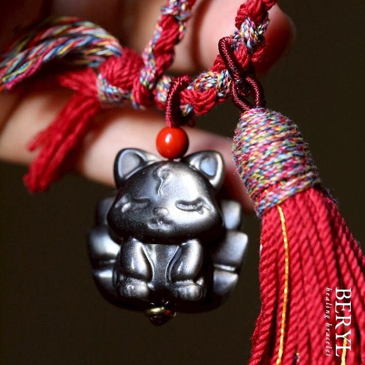 母娘降尊開光加持的九尾狐五色繩掛件