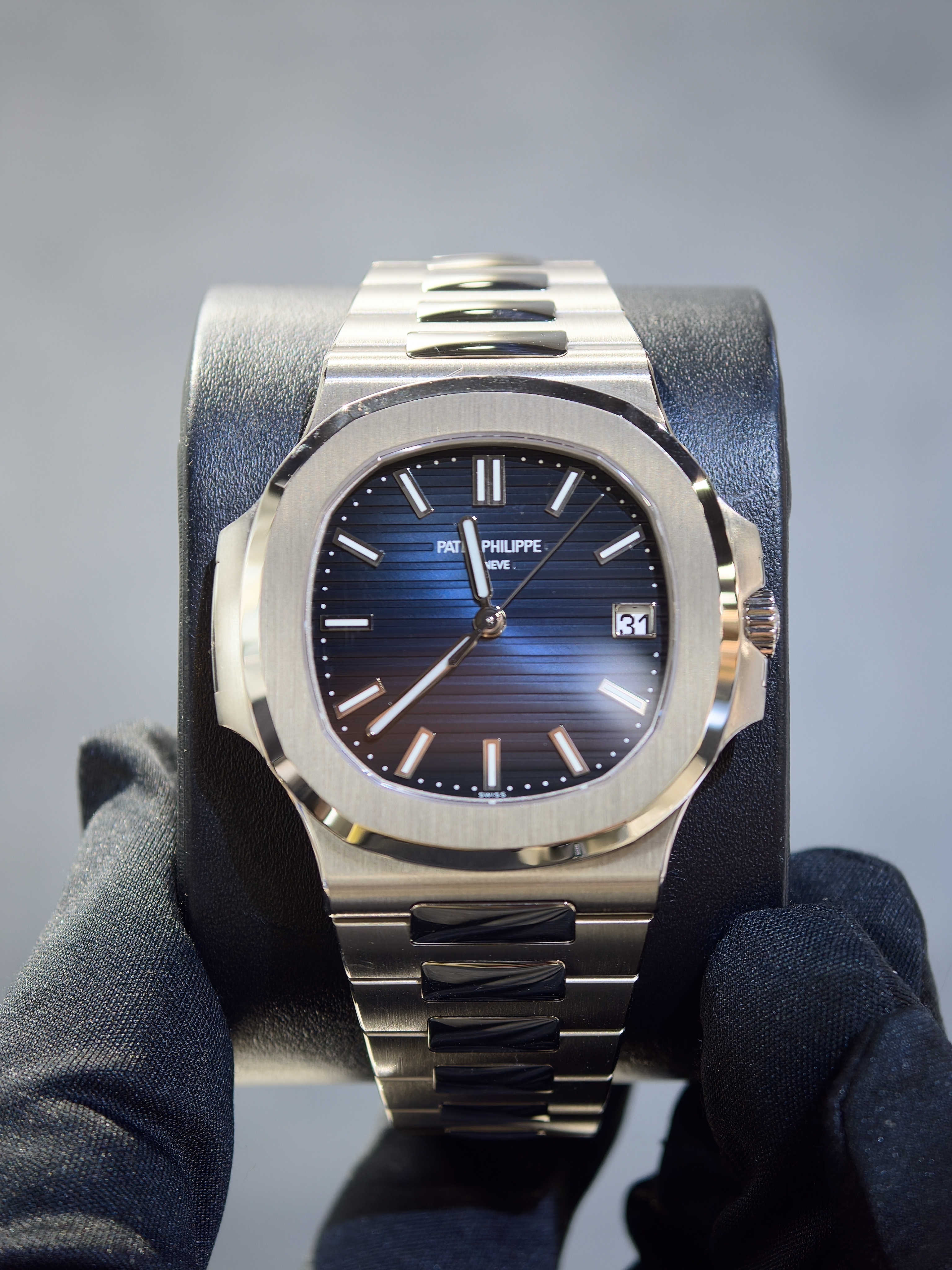 5811/1G PATEK PHILIPPE NAUTILUS BLUE DIAL WHITE GOLD