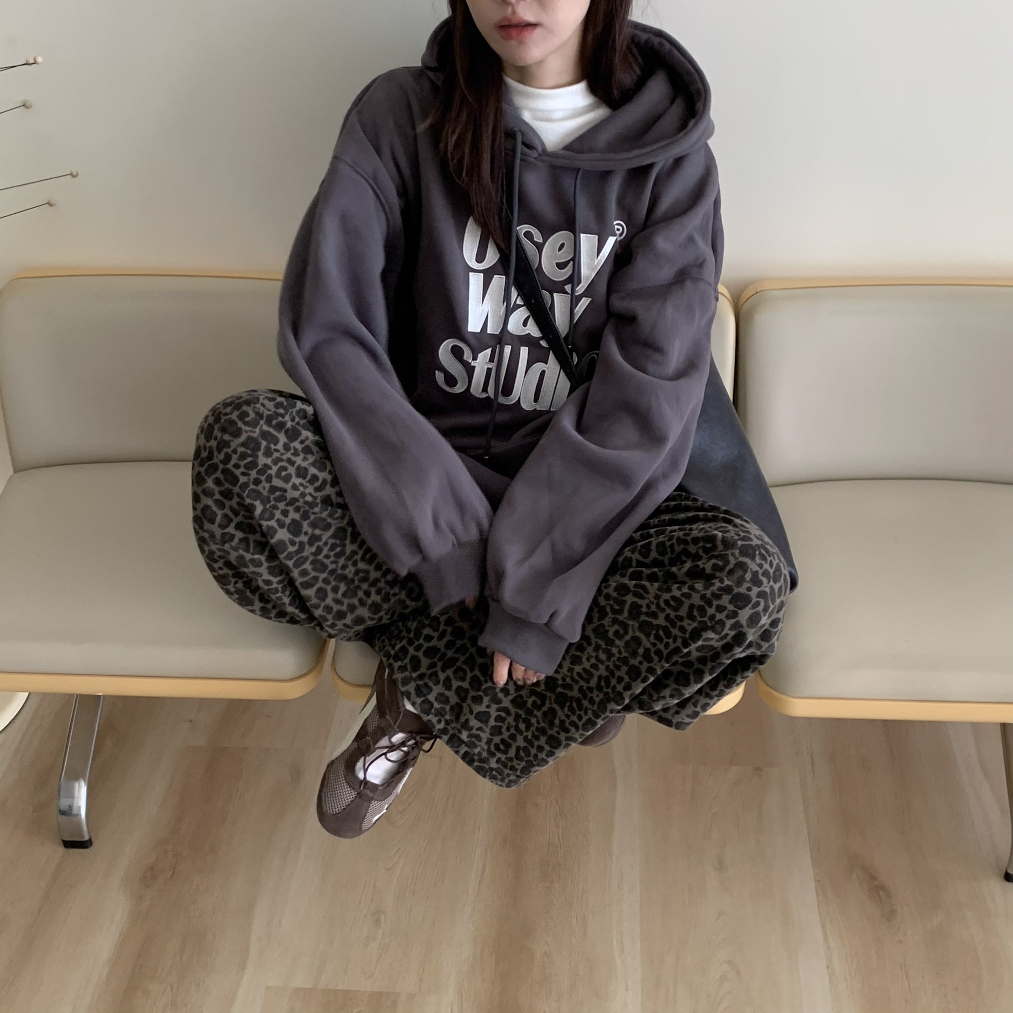 ISA_Unisex不挑人! oversized電繡刷絨帽TEE_51132