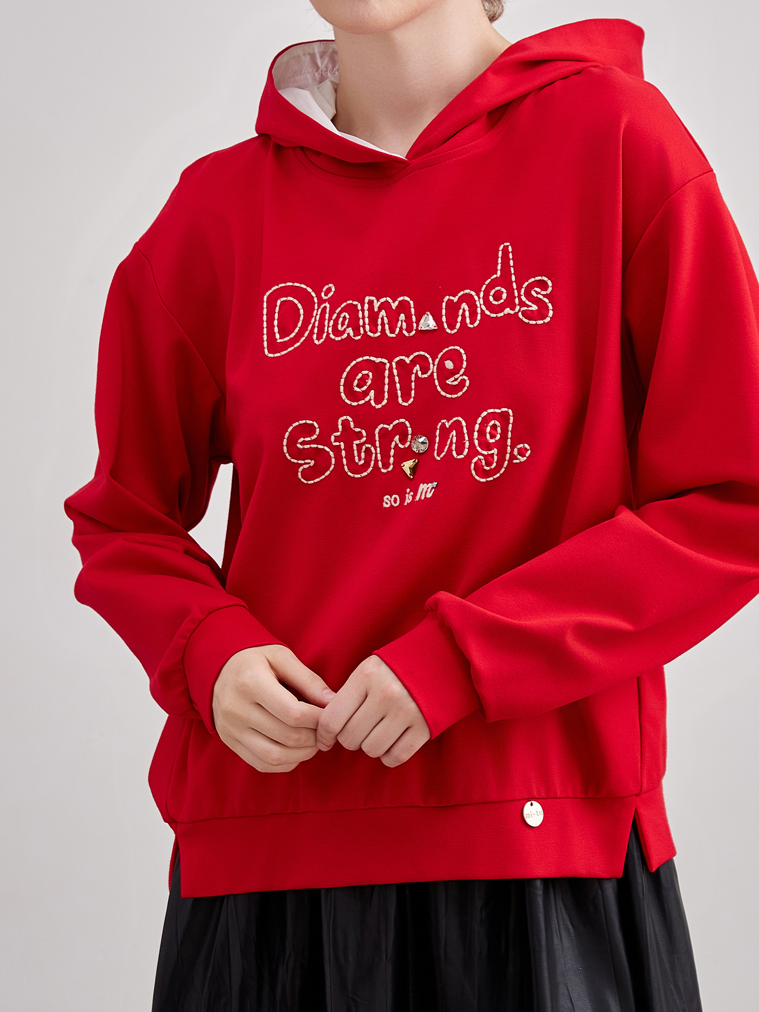 mi-tu 印花刺绣连帽卫衣