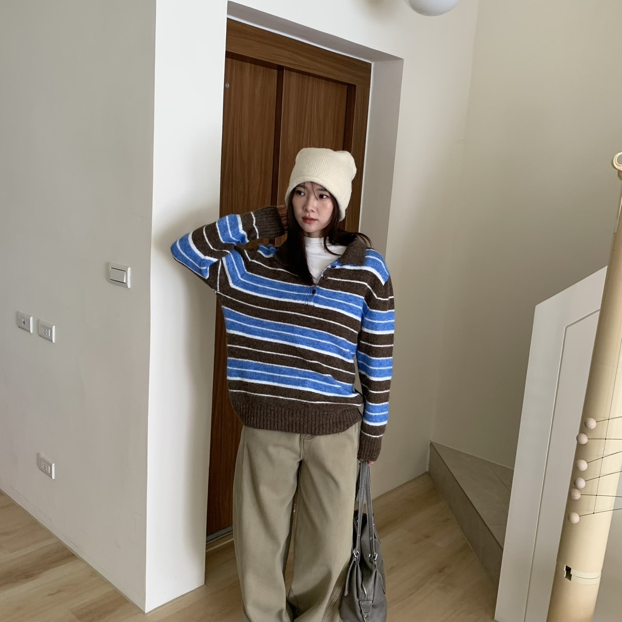 ISA_海鹽巧克力 韓系復古條紋polo領毛衣_51143