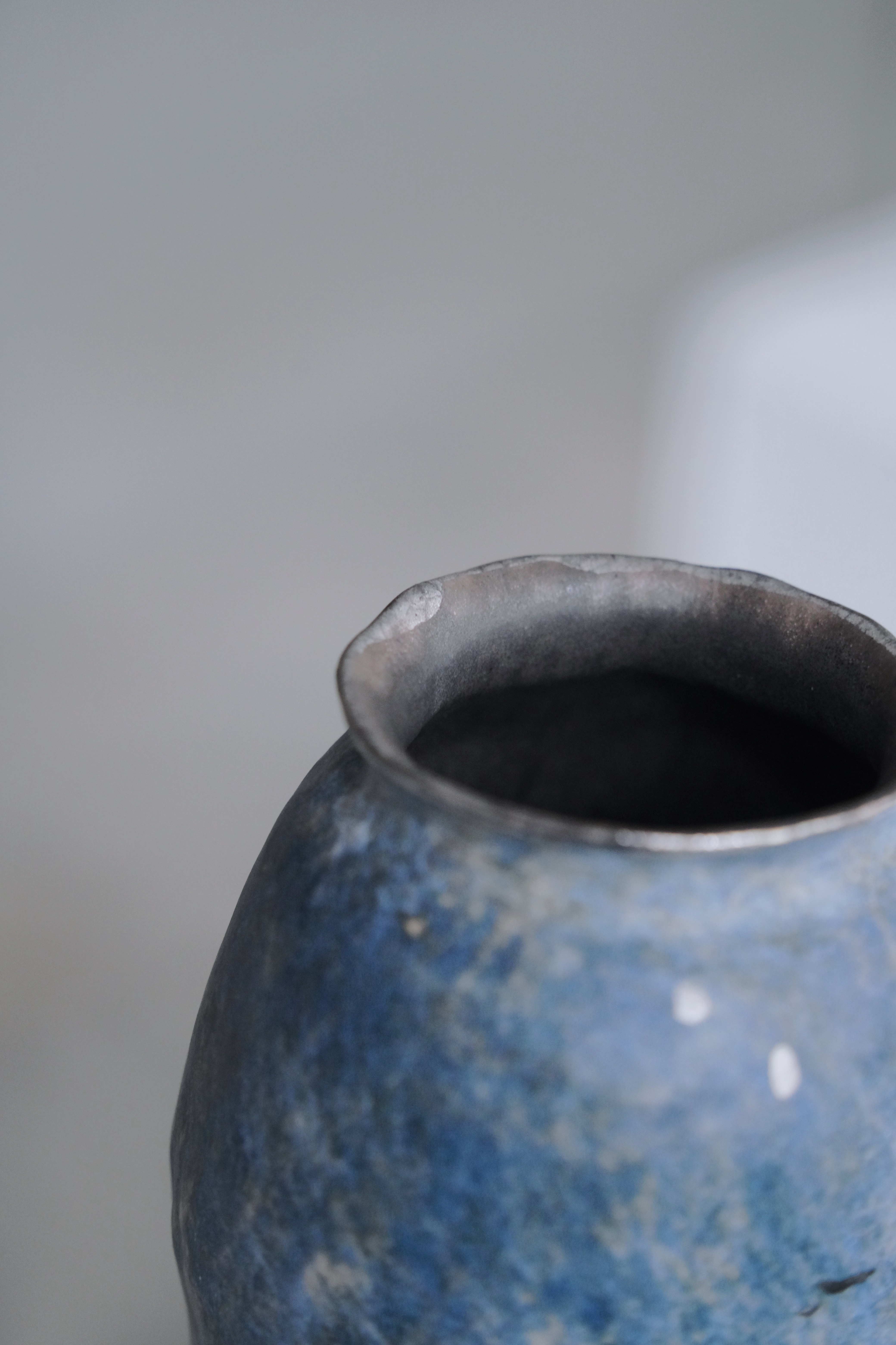 稀微 hi-bî ｜大美陶作個展｜青花縮口長型花器+