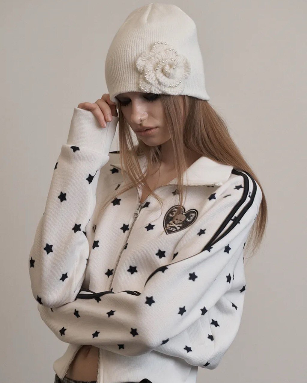 WEBHOUSE】PEARL CORSAGE BEANIE [ Black / Gray / Ivory ]