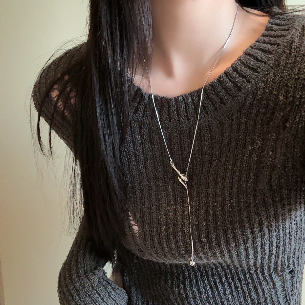 Gy”S銀波紋圓珠抽拉毛衣長鏈