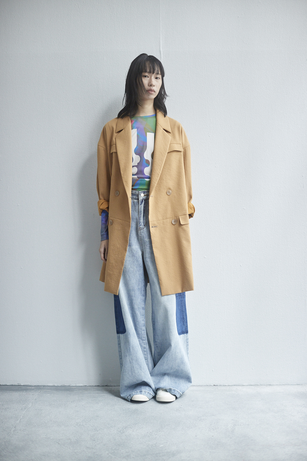 概念圖樣透膚上衣