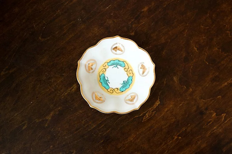 amabro-MAME日式豆皿，色絵五弁輪花，盛食餐桌上精緻小物，為家中添加高雅氣息