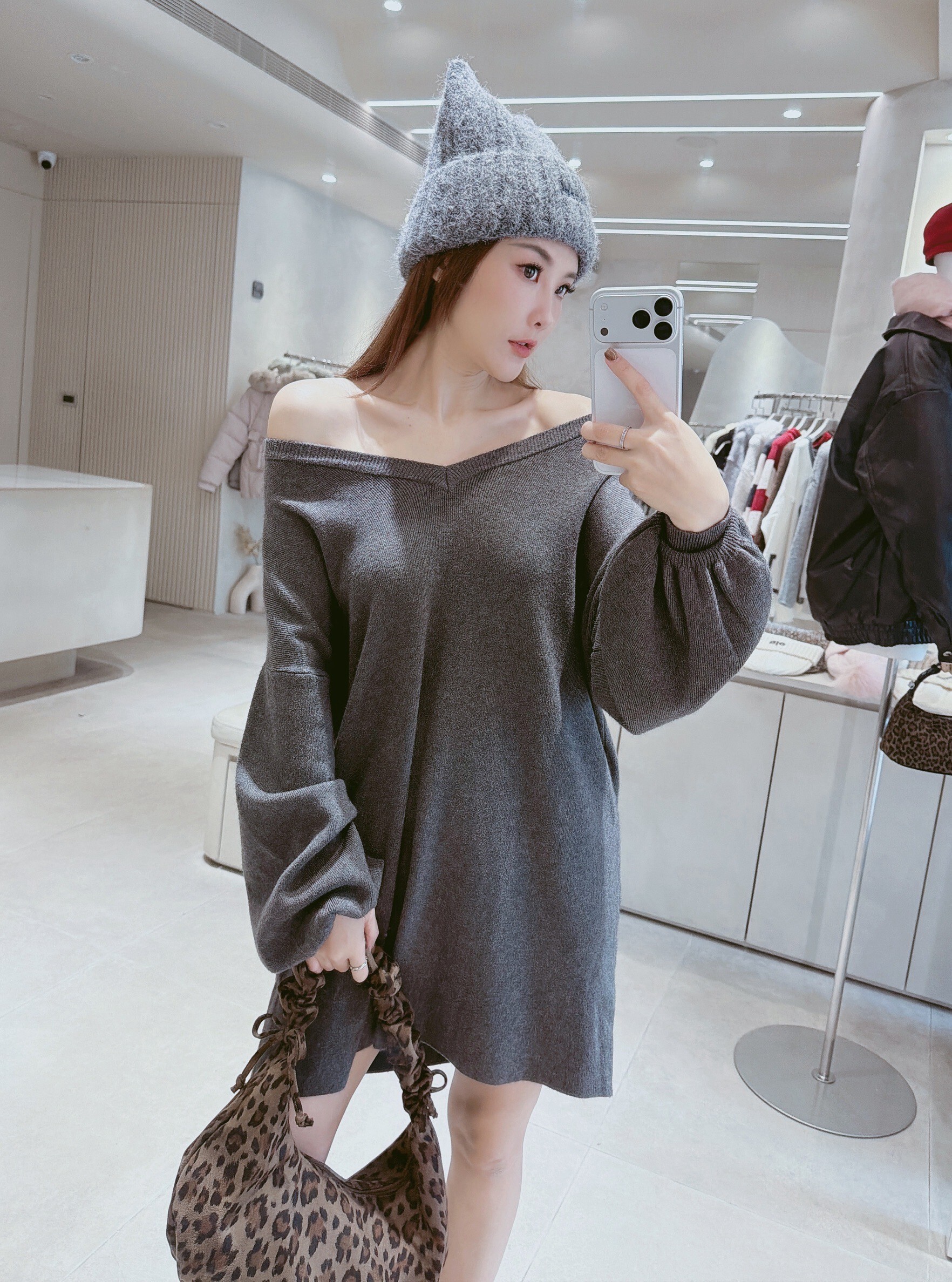 V領澎袖寬鬆針織上衣