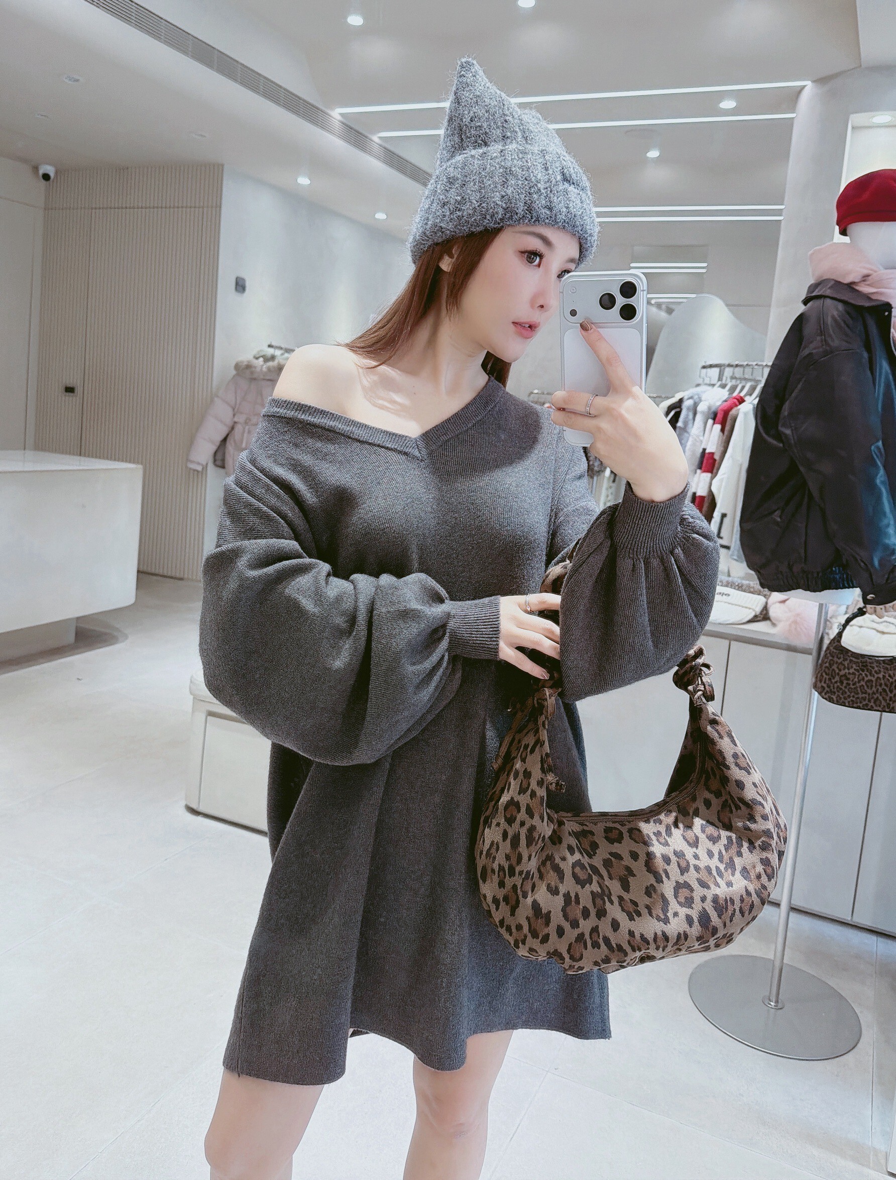 V領澎袖寬鬆針織上衣