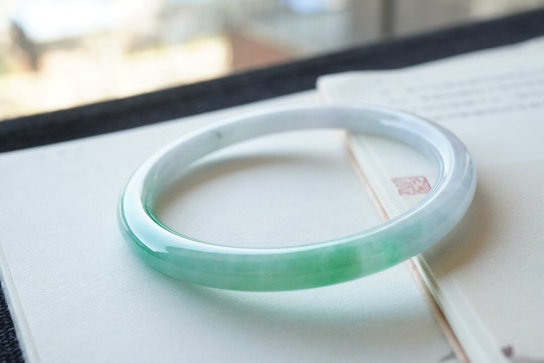 冰飄辣陽綠翡翠圓條手鐲,天然翡翠A玉, 緬甸玉, Jade, Jadeite