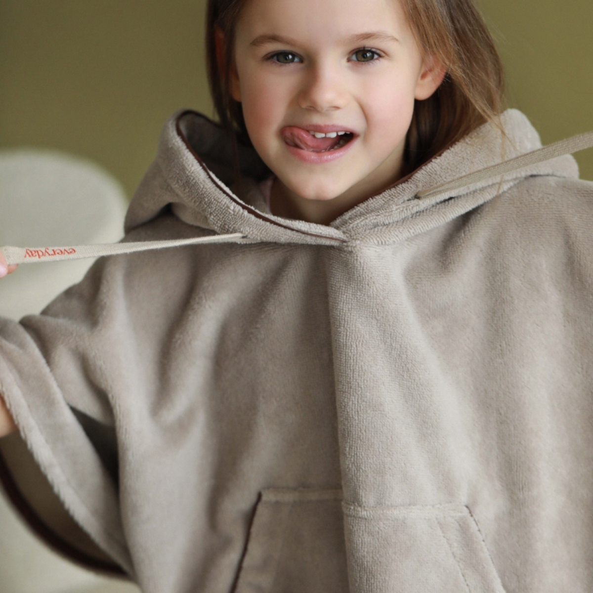 Everyday by Roberta 竹纖維連帽斗篷浴袍 Bamboo-Cotton Poncho - taupe