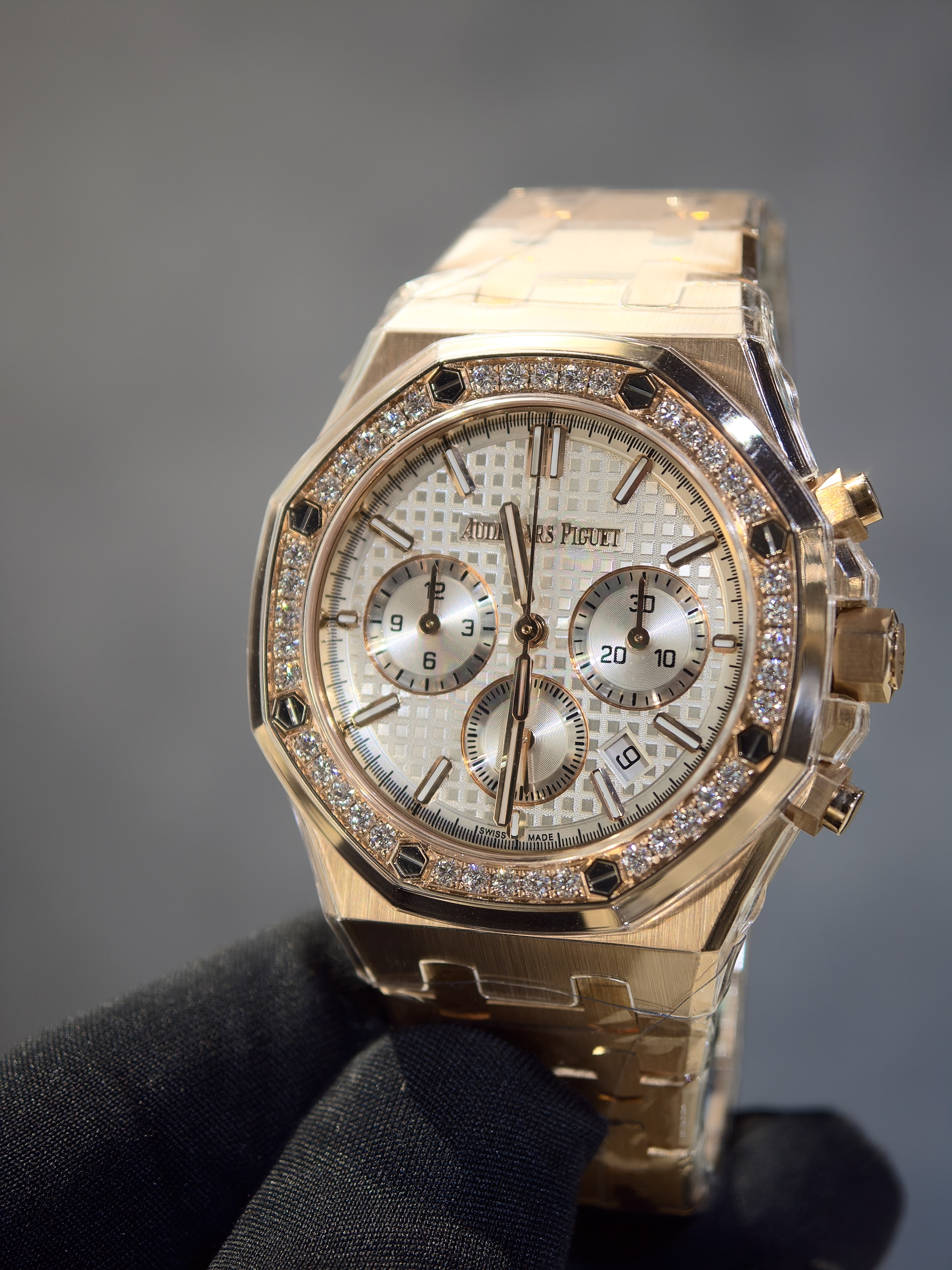 BRAND NEW AUDEMARS PIGUET 26715OR.ZZ.1356OR.01 26715 SILVER DIAL DIAMOND ROSE GOLD ROYAL OAK SELFWINDING CHRONOGRAPH 38mm