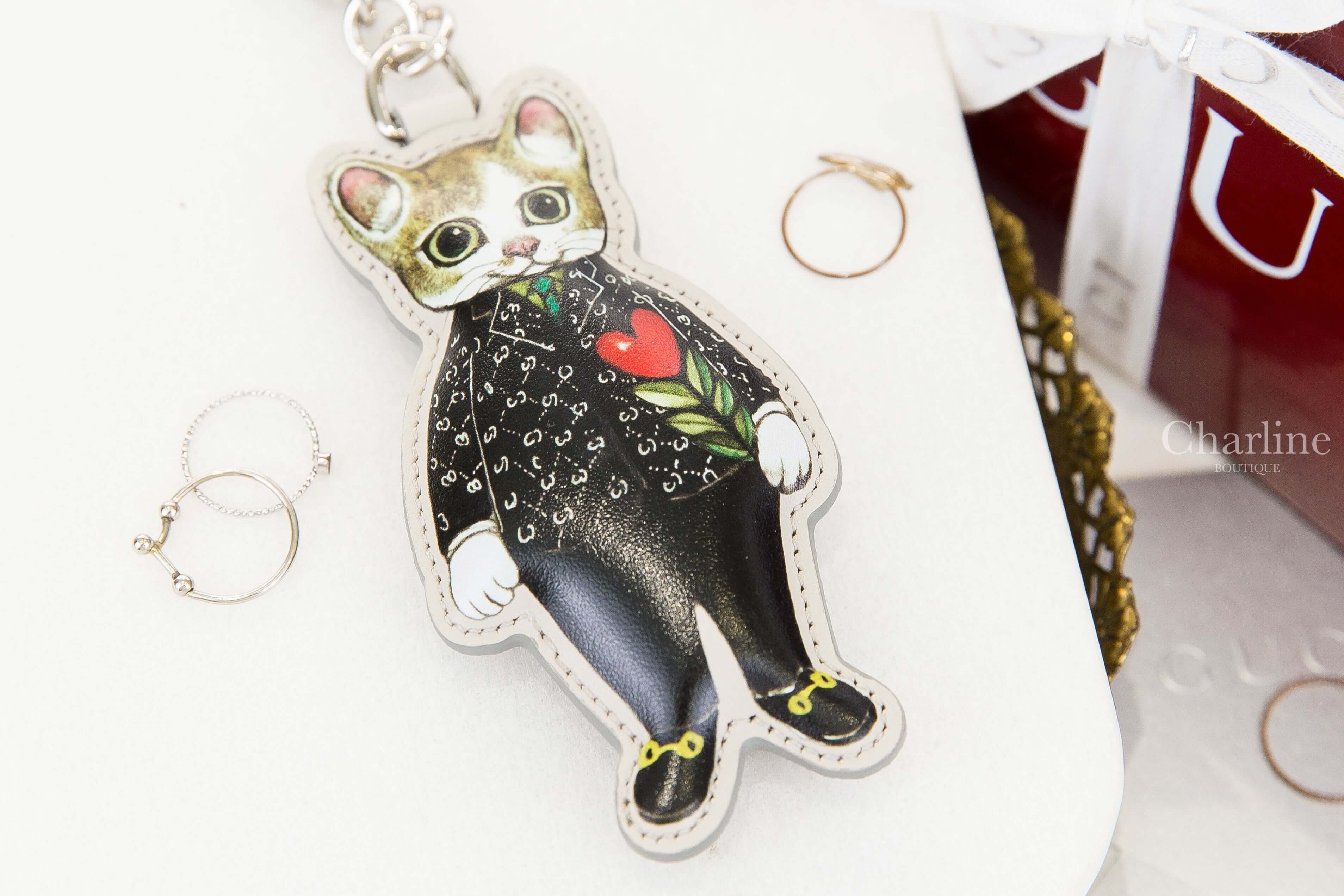 Gucci Japan-exclusive Yuko Higuchi Cat (Boris) Keychain 樋口裕子聯名款黑色貓咪皮革米色/烏木色GG彩色星星印花銀色星星墜飾吊環鑰匙圈