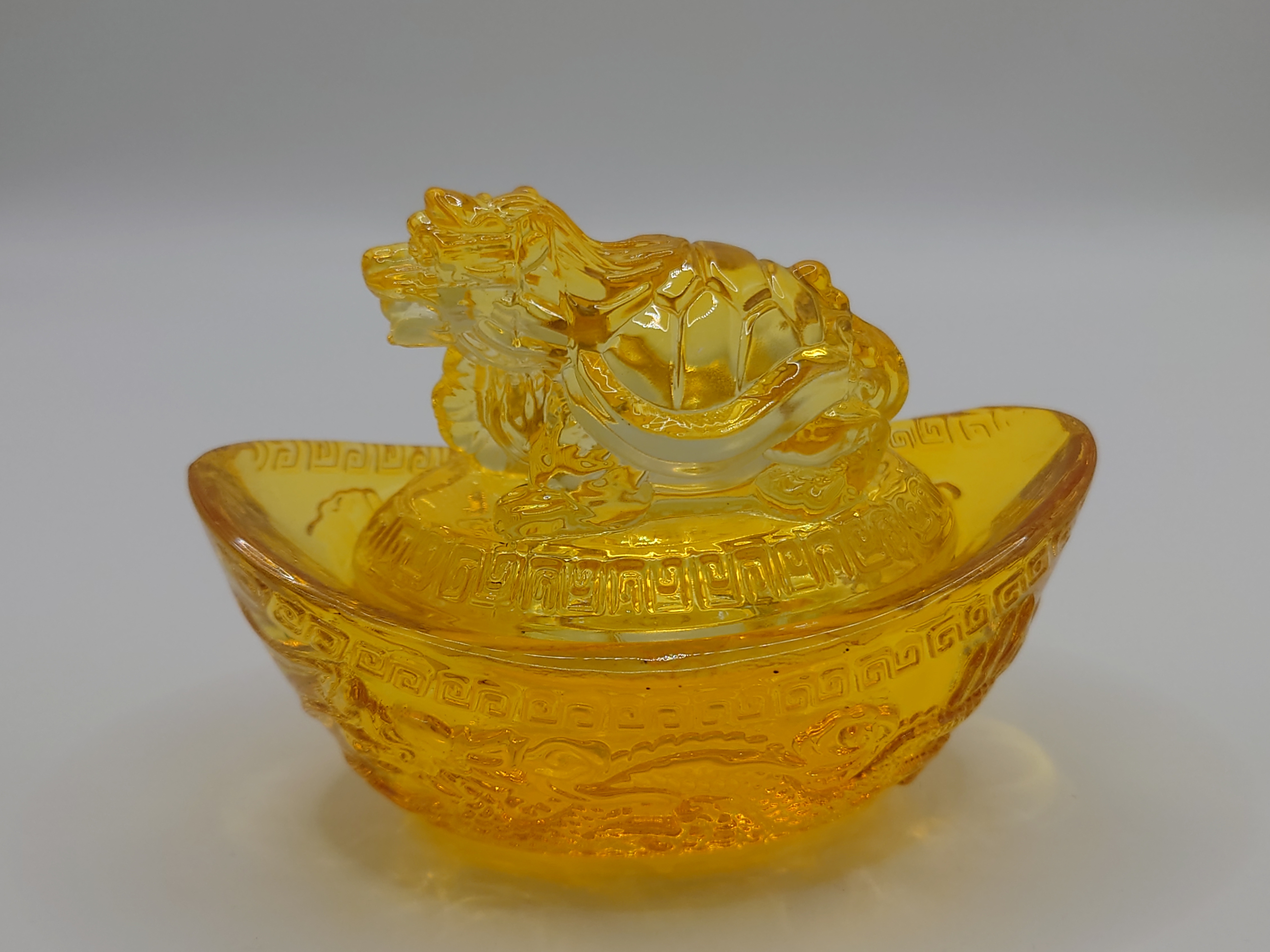 HKHF1222-034 鎮宅招財黃琉璃龍龜金元寶(可經師傅開光) 尺寸:11 x 6 x 9 cm宜擺放: 正東(正財位) (A34)