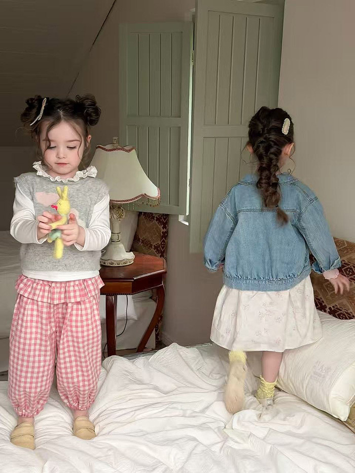 正韓春aiai 可愛鈕扣花牛仔外套