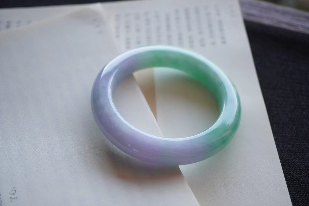 1218863 60mm冰春帶彩翡翠正圈手鐲 (58-60)