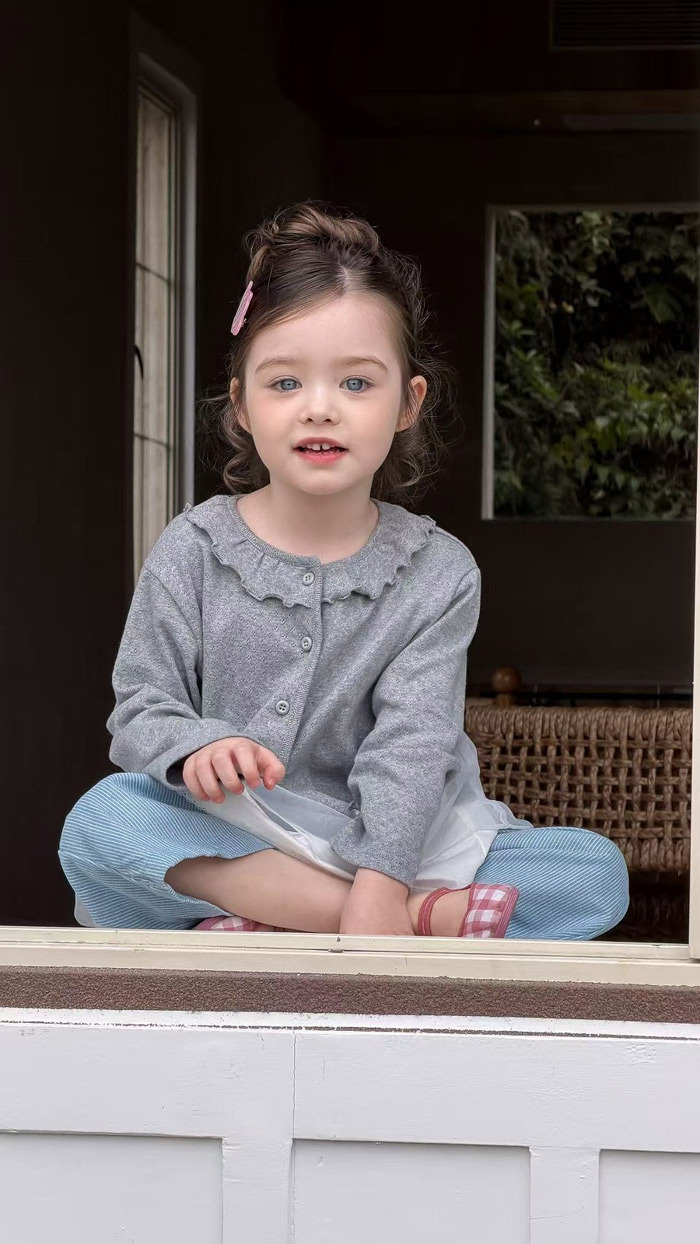 正韓春aiai 可愛花邊灰色外套