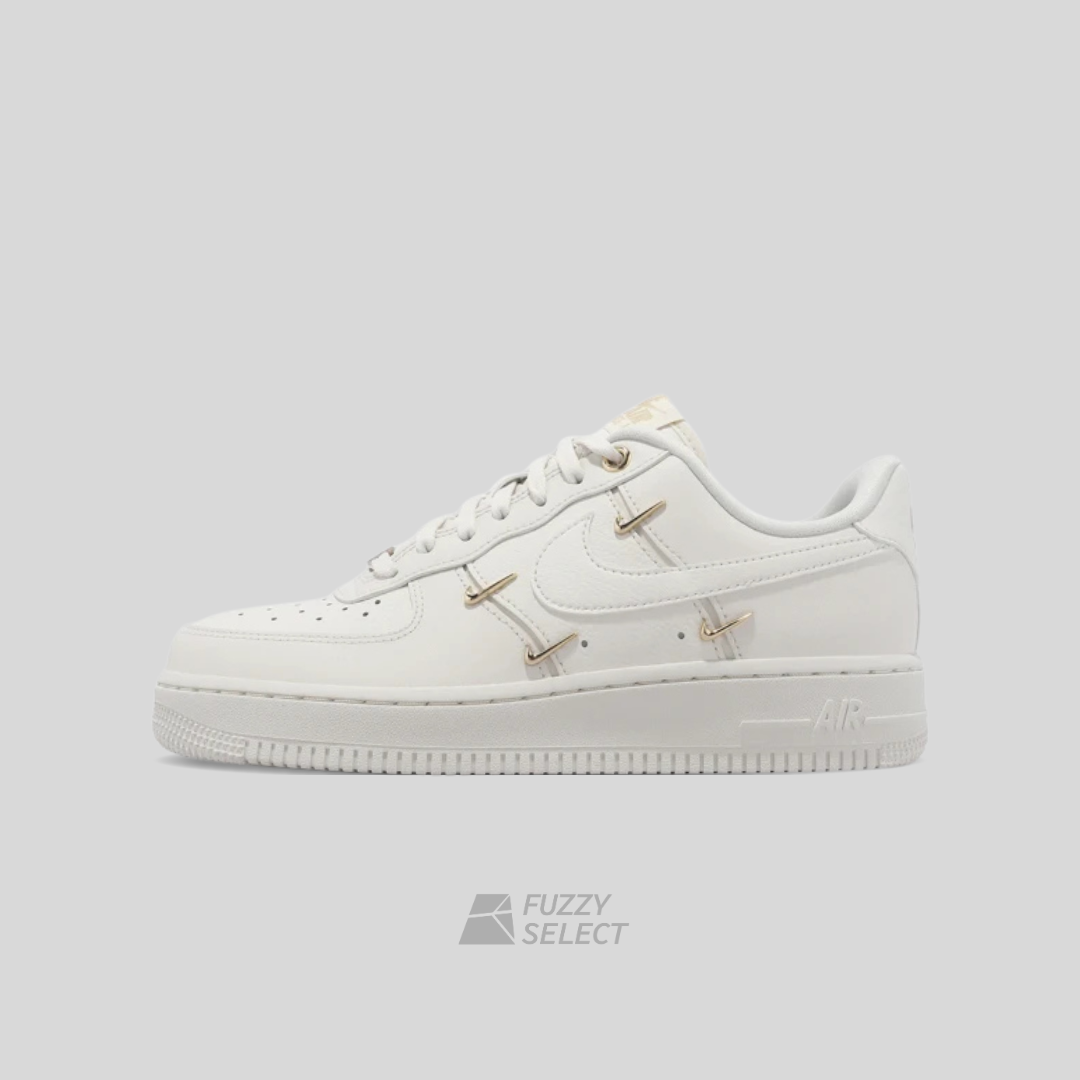 【逢甲 FUZZY】W Nike Air Force 1 "Sail Metallic Gold" 四小金勾 泫雅 FV3654-111