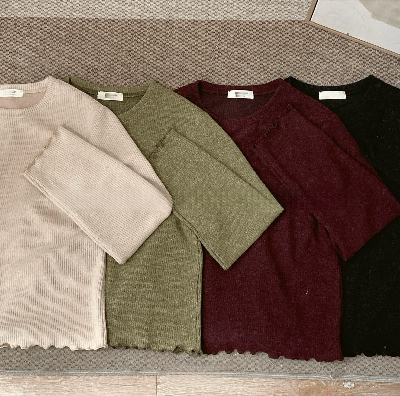 淨色圓領捲邊長袖