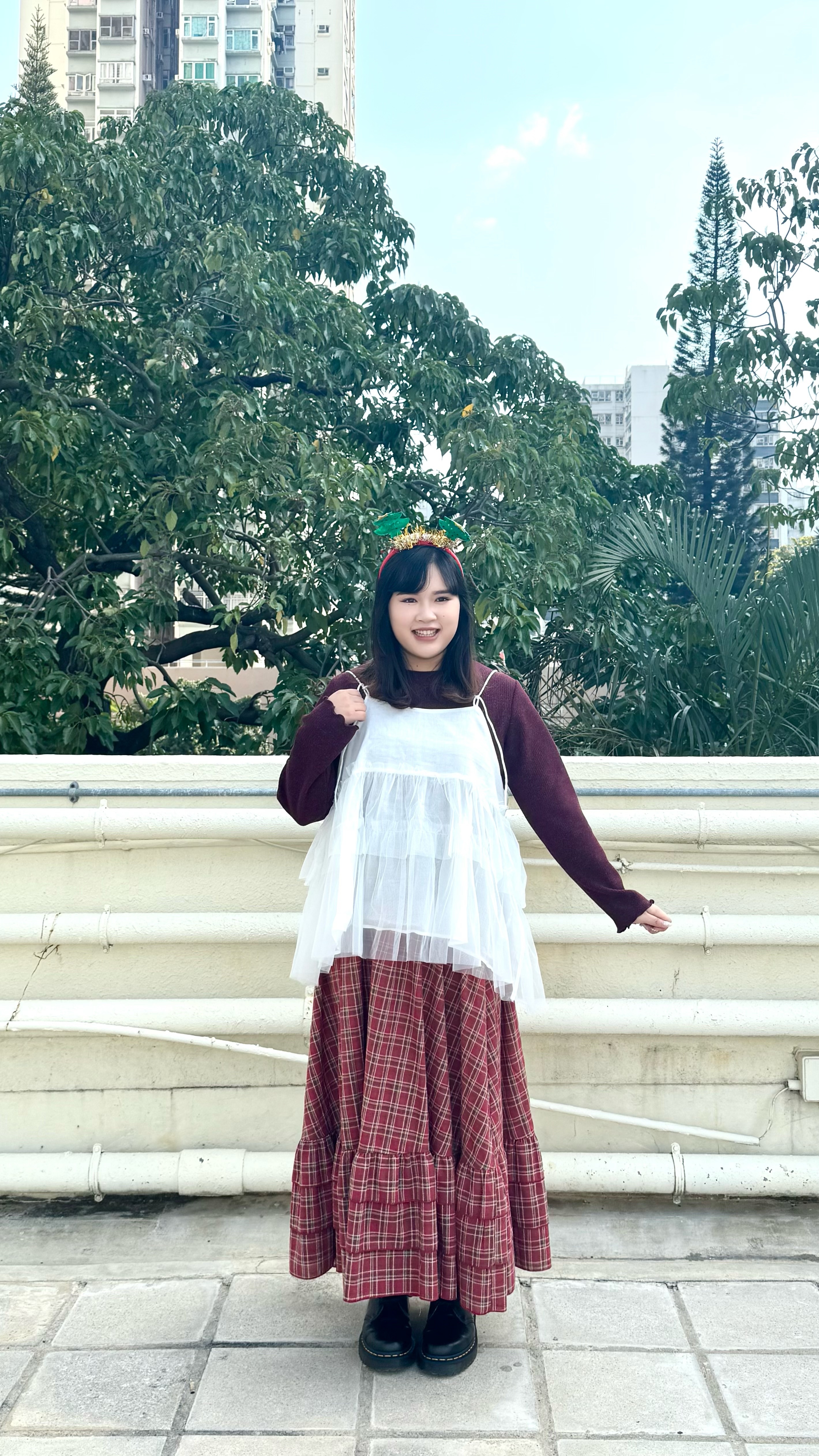 淨色圓領捲邊長袖