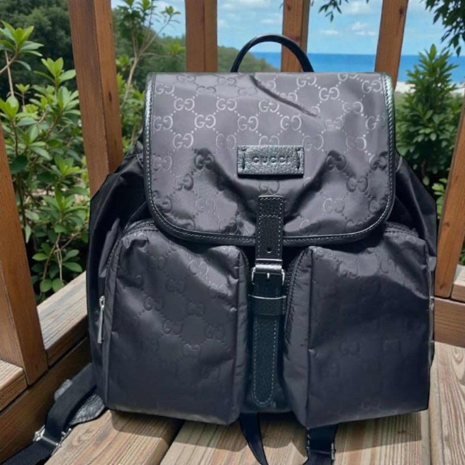 Gucci 新款雙G滿印抽繩背囊