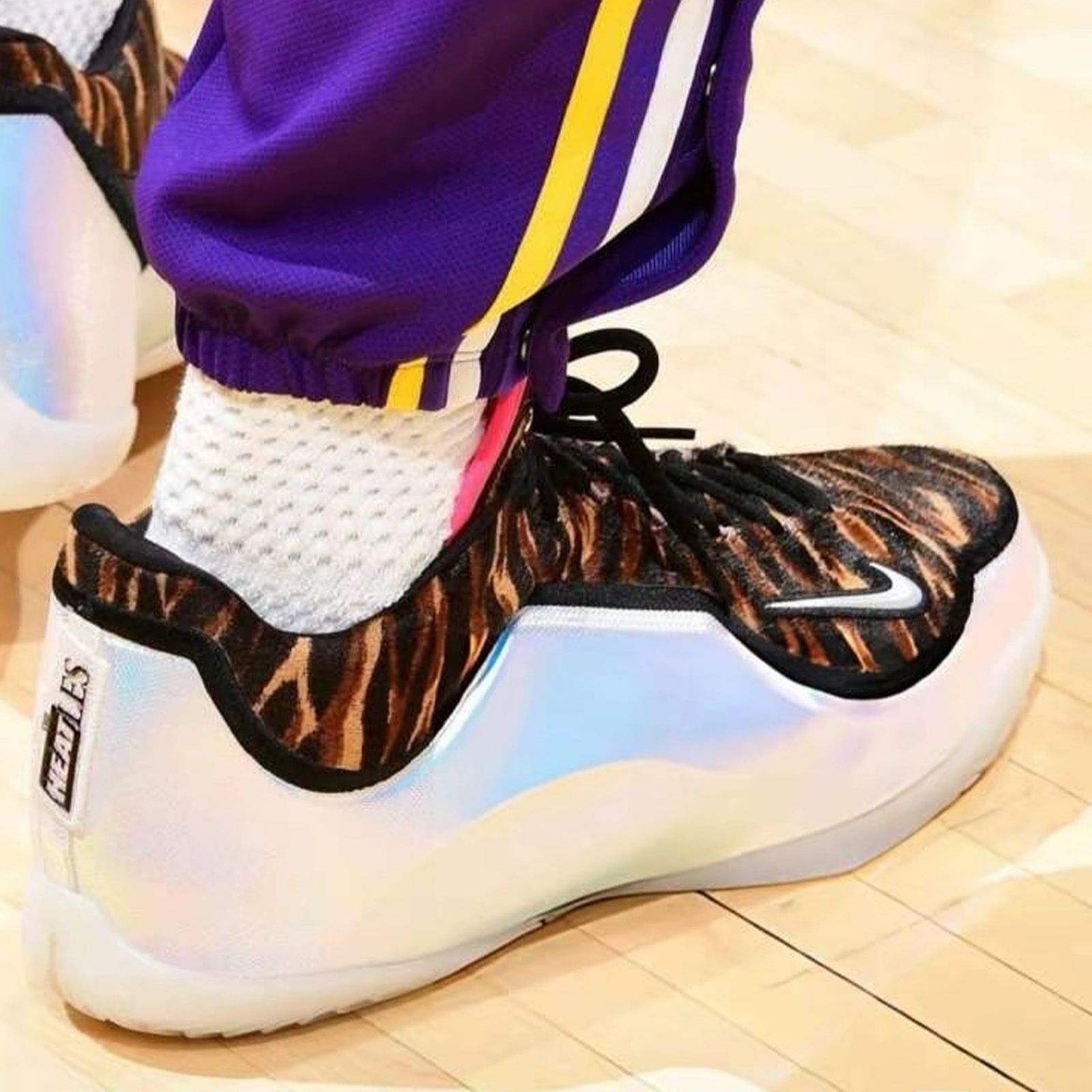 Nike LeBron LBJ 23 'Heat Wave' 熱浪 豹紋 抓地力 運動 籃球 男鞋 IO1114-100