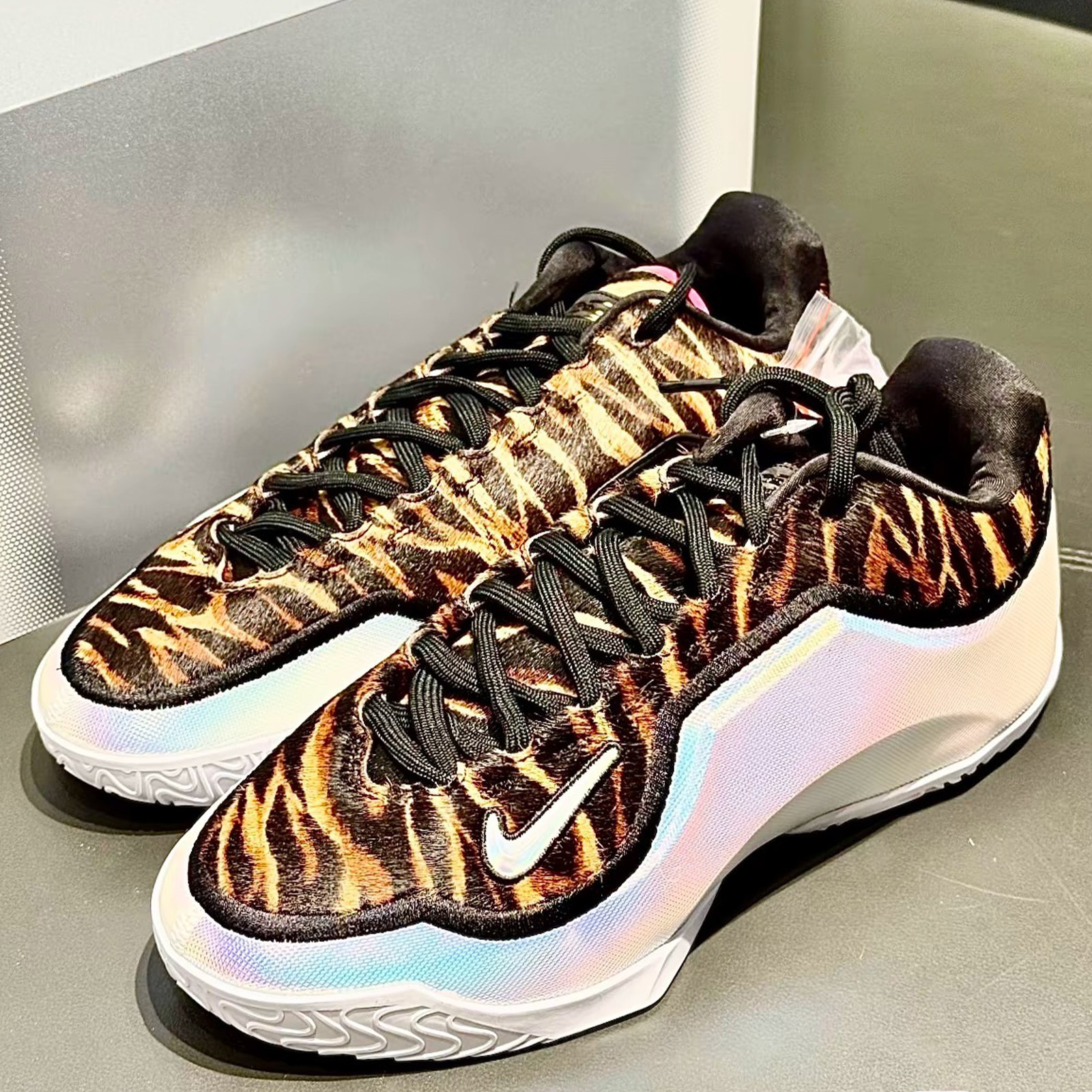 Nike LeBron LBJ 23 'Heat Wave' 熱浪 豹紋 抓地力 運動 籃球 男鞋 IO1114-100