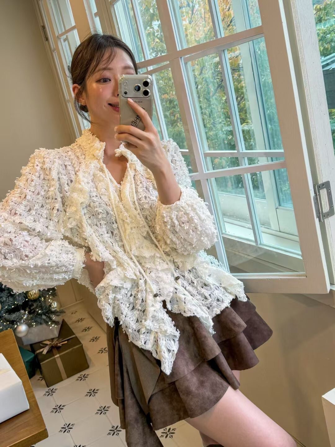 雲朵白浪漫抽鬚感蕾絲荷葉滾邊上衣