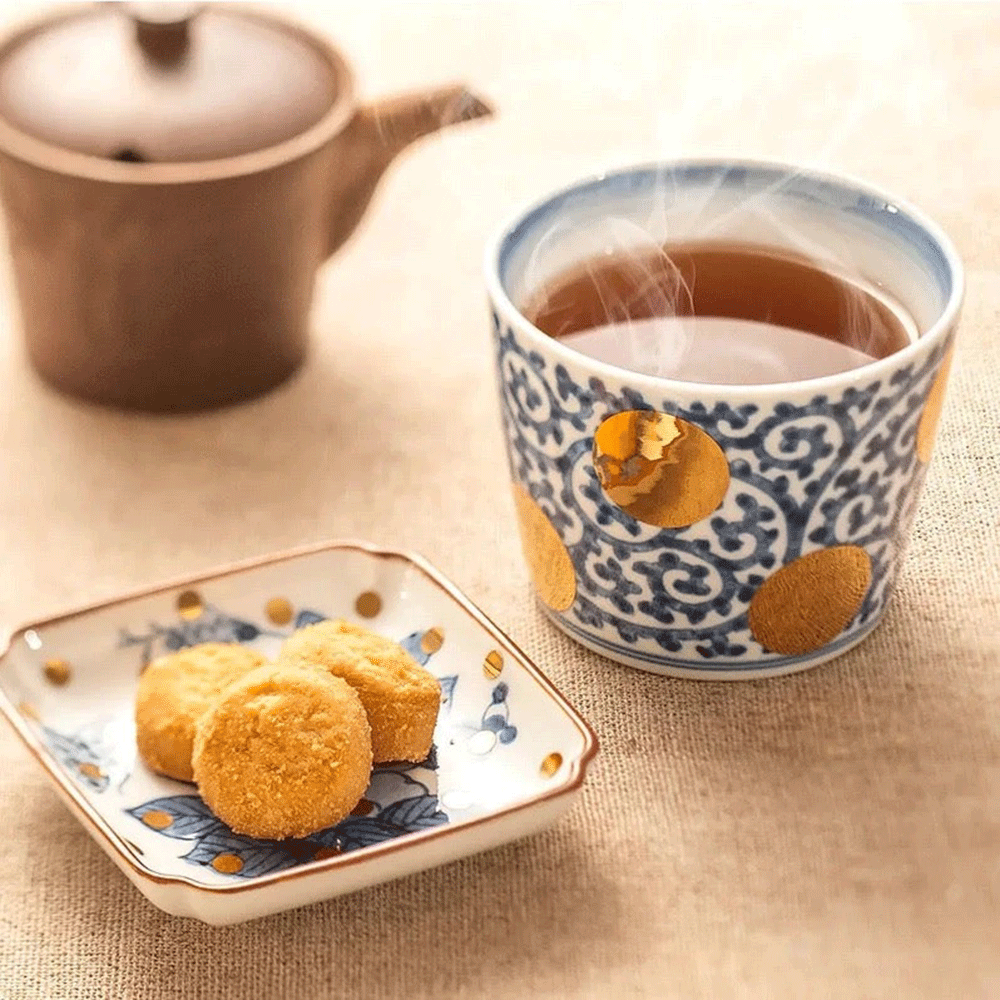 amabro  CHOKU豬口杯，與有田燒產地合作。源於17世紀的圖文花樣，既精緻且富含文化氣息