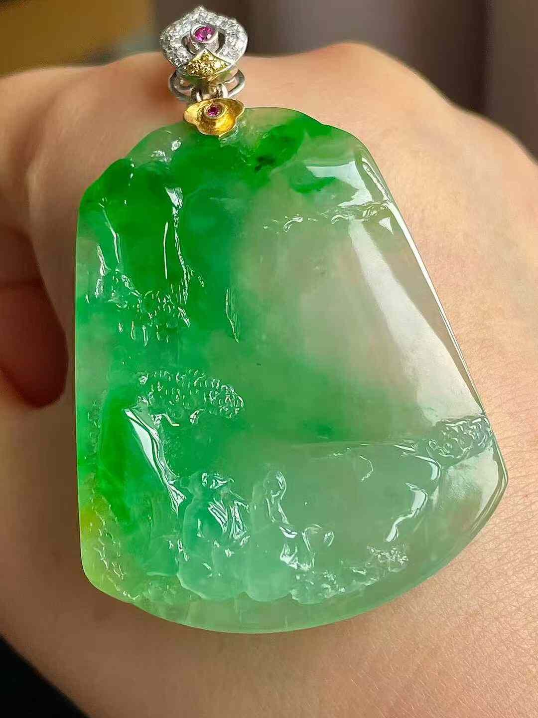 12185510 翡翠高冰陽綠山水牌吊墜