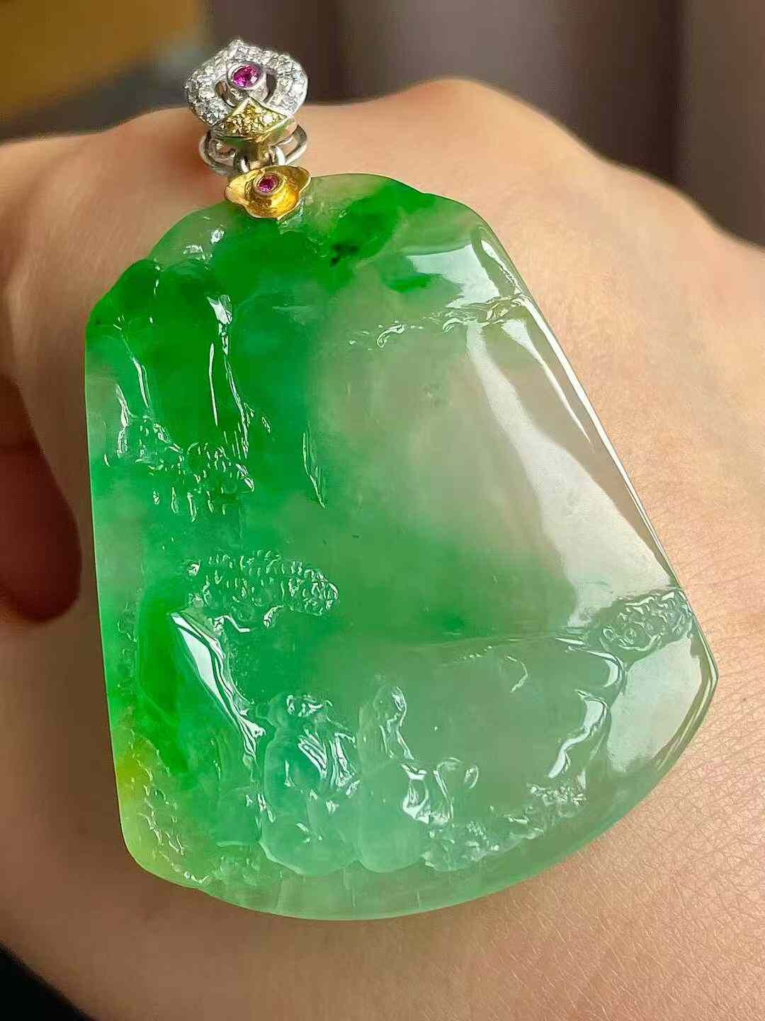 12185510 翡翠高冰陽綠山水牌吊墜