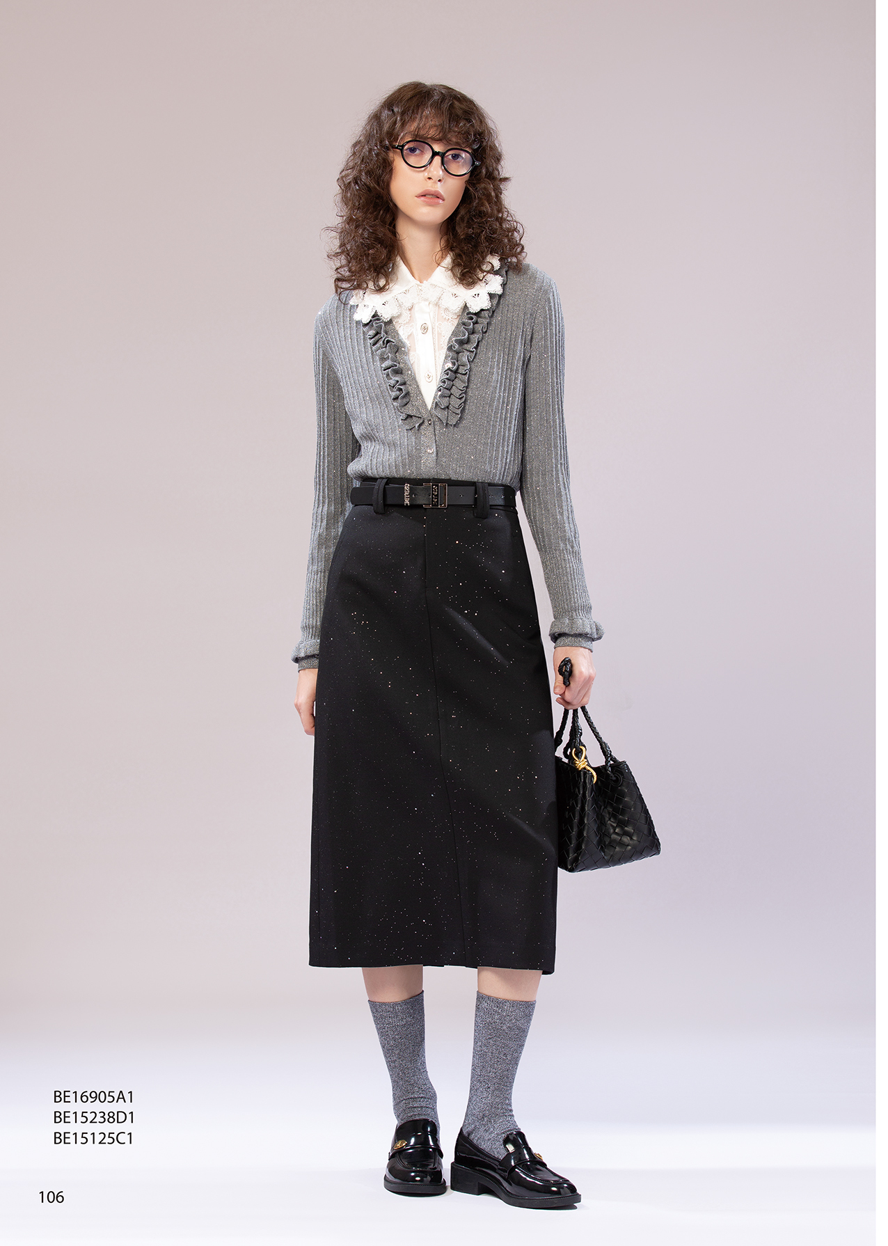 BE15238D1 霧光褶影荷葉領邊V字針織衫