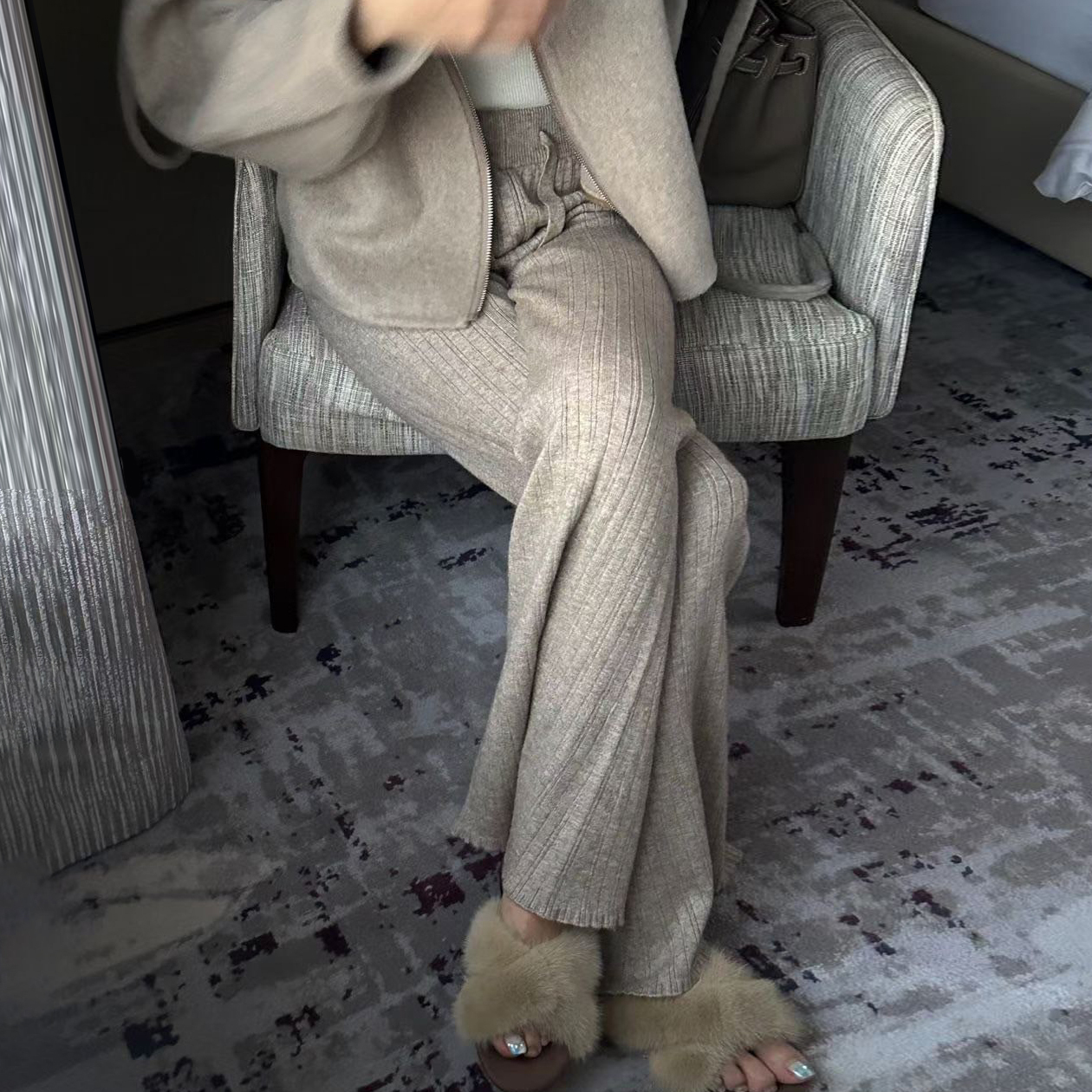 鬆緊腰同色洗綁帶織紋感針織長褲-F / 4色