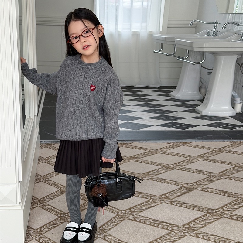 三色刺繡愛心針織上衣