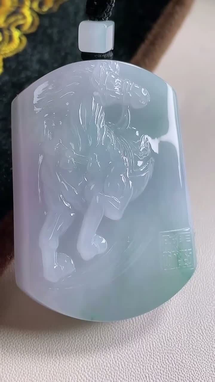 1218415 翡翠紫羅蘭馬牌