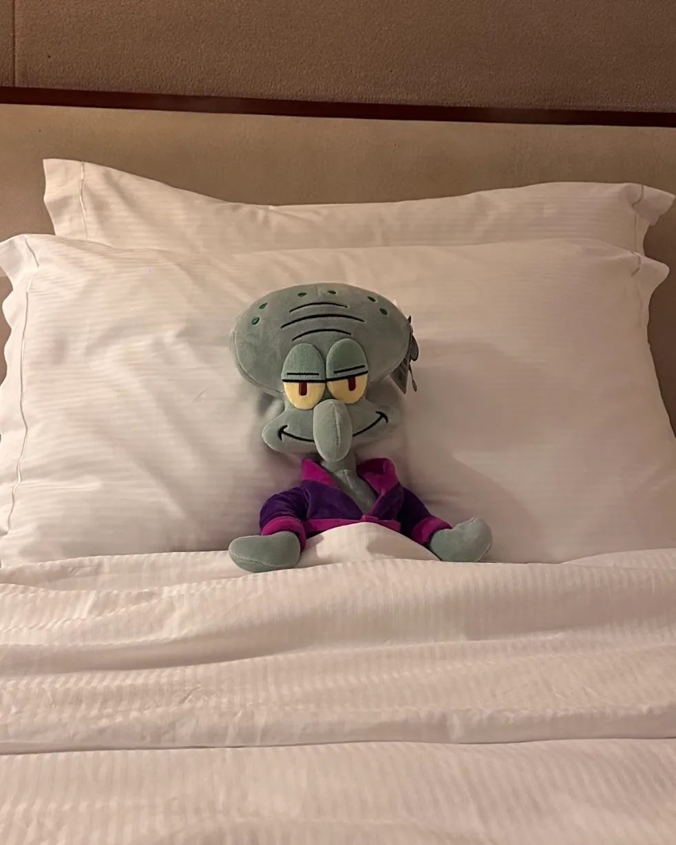 正版授權 章魚哥 浴袍 玩偶