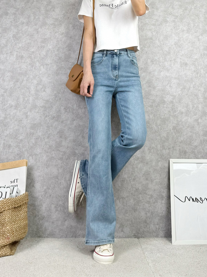 剛剛好的清爽色★好修飾丹寧喇叭褲 ⚡️搶手預購 ⚡️