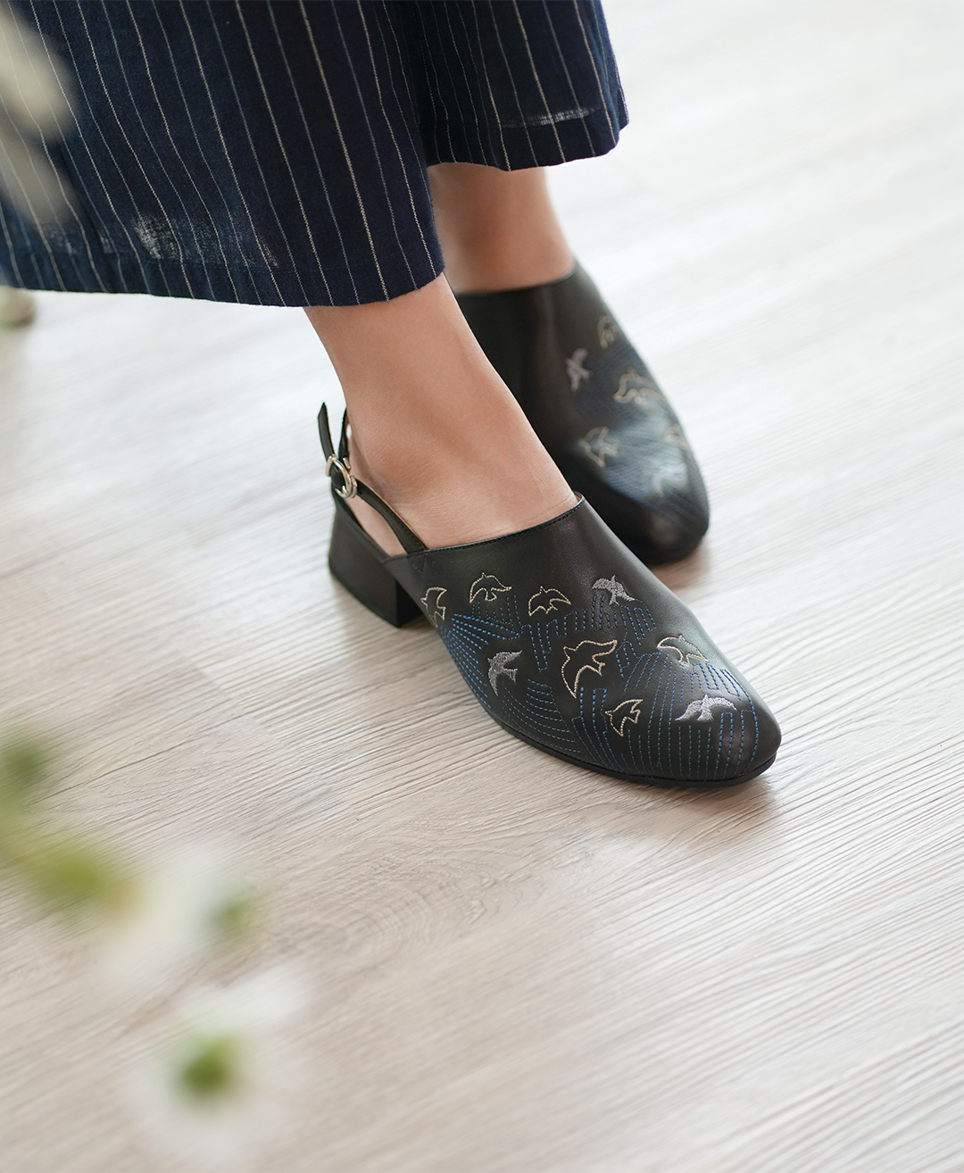 刺繡木跟穆勒鞋｜自由飛翔(黑)