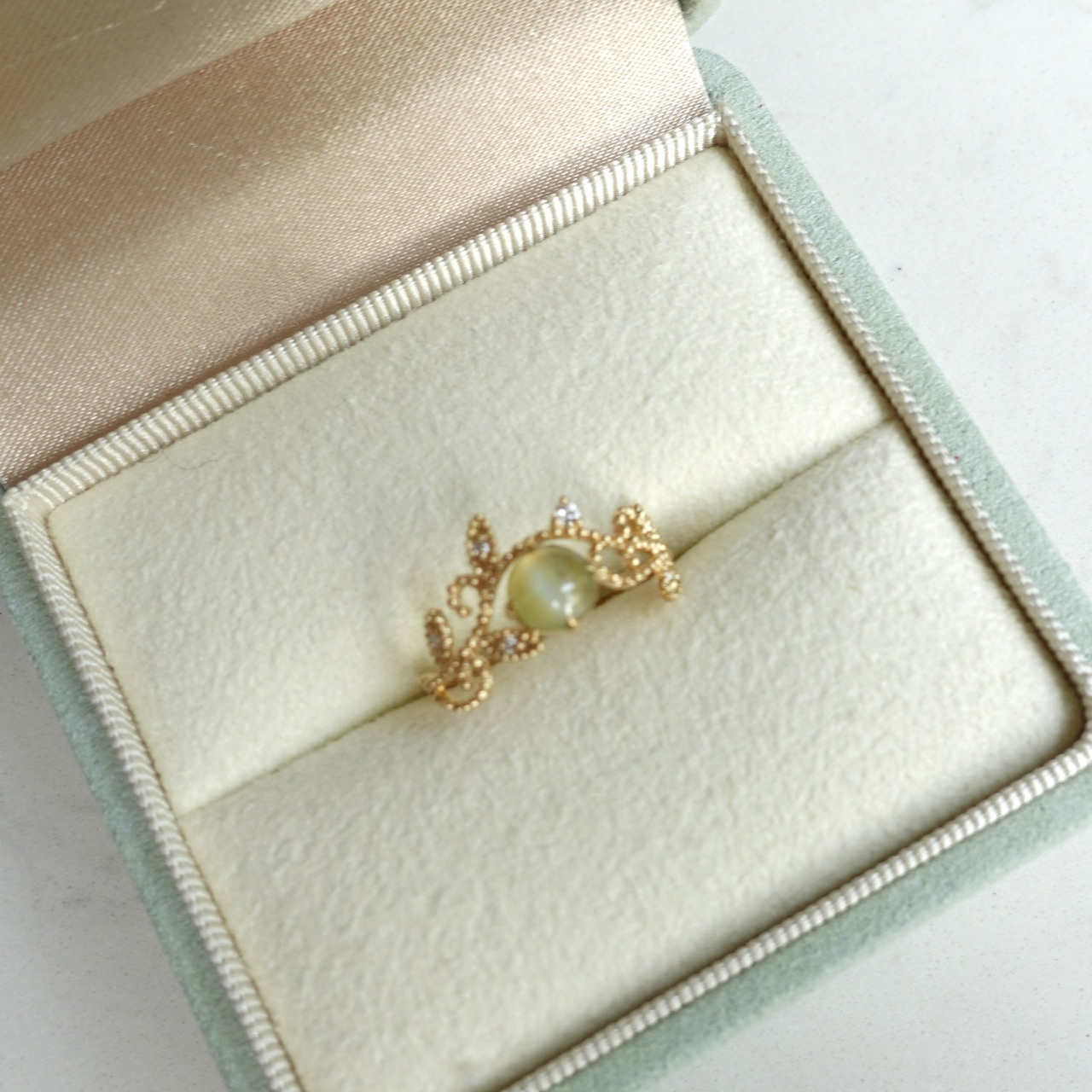 18K黃金金綠寶貓眼石鑽石戒指 0.96ct