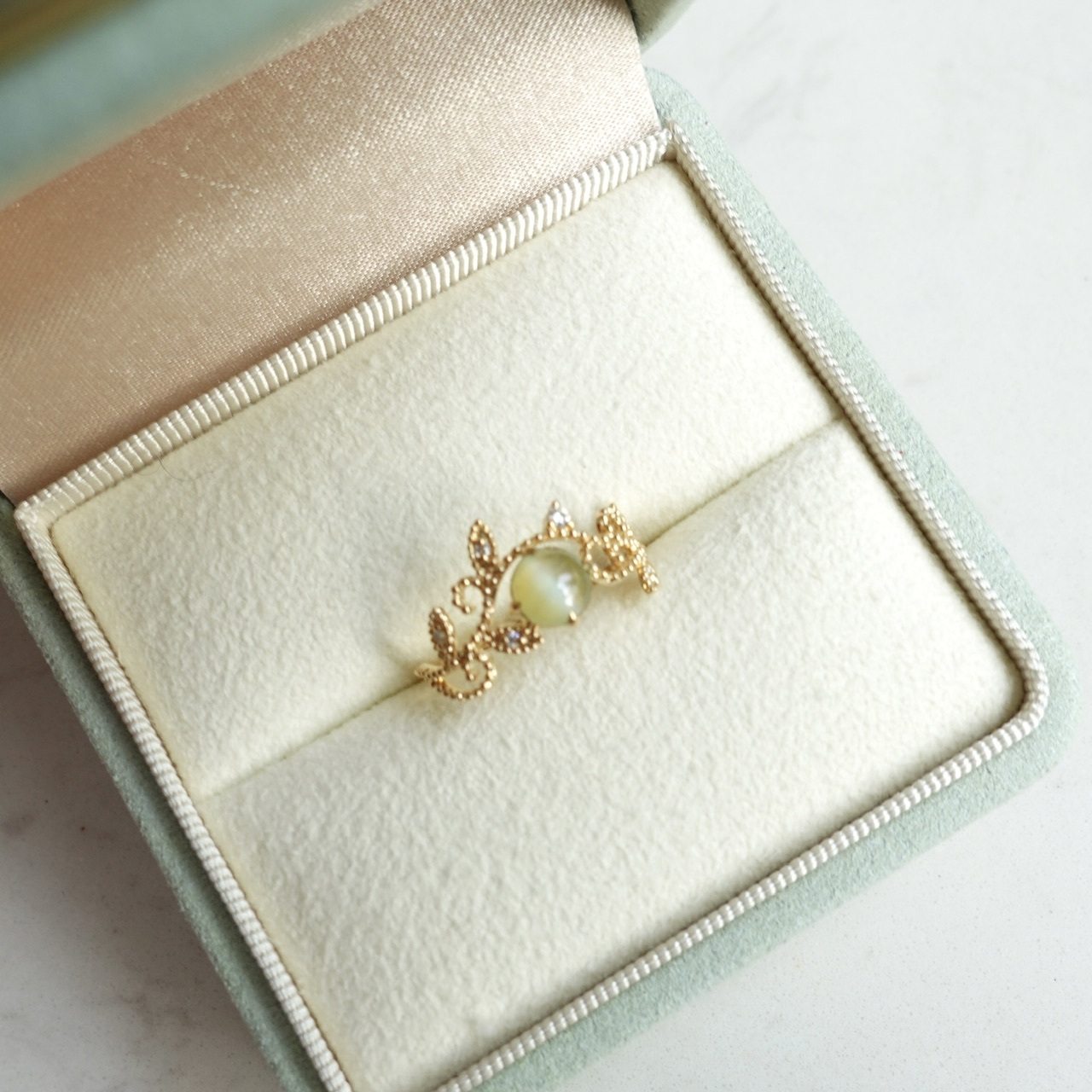 18K黃金金綠寶貓眼石鑽石戒指 0.96ct