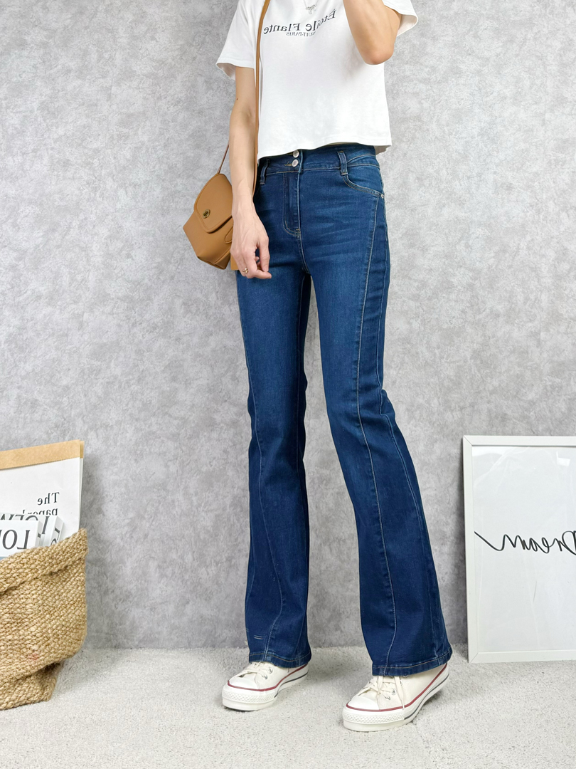 最修飾比例的3D剪裁喇叭褲 ⚡️搶現貨 最後一批 ⚡️